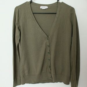 Olive cardigan 🍃